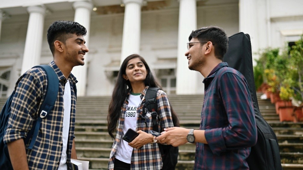 TOEFL Konuşmasını Üniversitede Konuşma ile Bağlantı